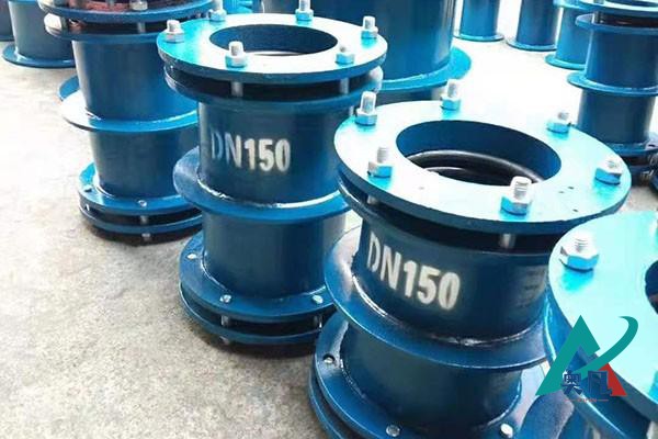 兩(liang) 側(ce) 防護（雙壓蓋）柔性雙密閉穿牆防水套管DN150.jpg