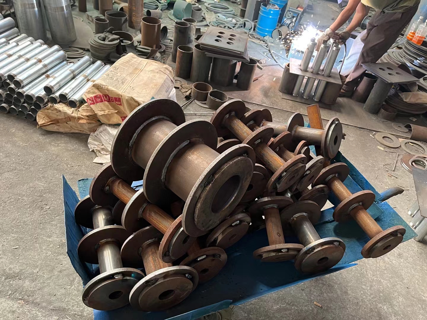 兩(liang) 側(ce) 防護剛性密閉套管.jpg