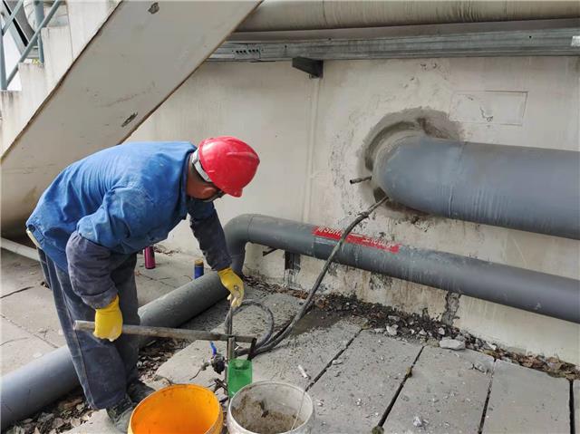 地下室穿牆防水套管漏水封堵