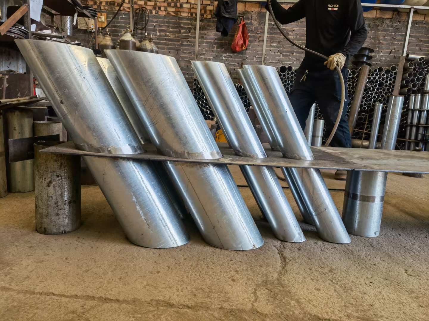 異形定製斜型電氣套管圖片